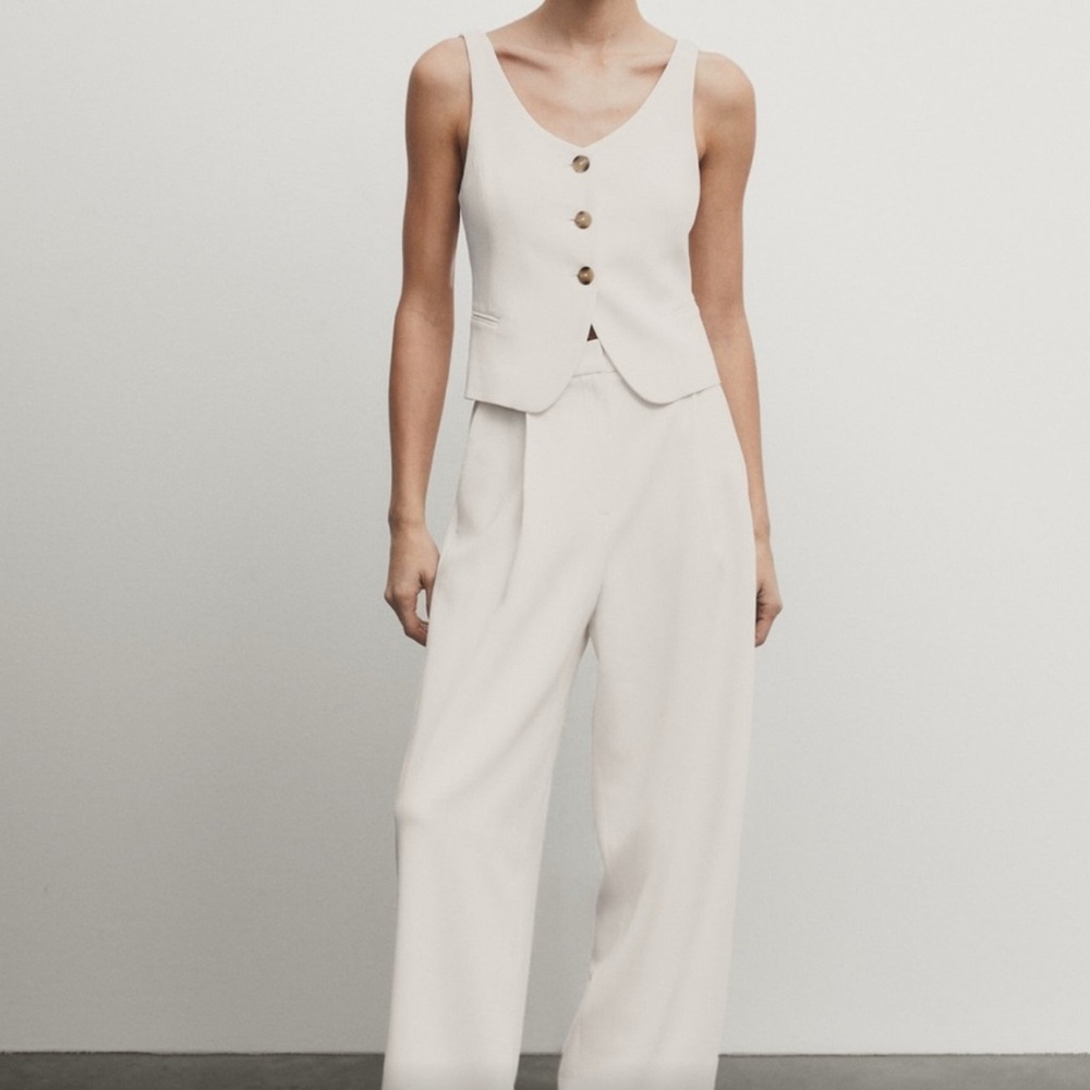 Zara Cream linen Wide Leg pant with Sleeveless Top.